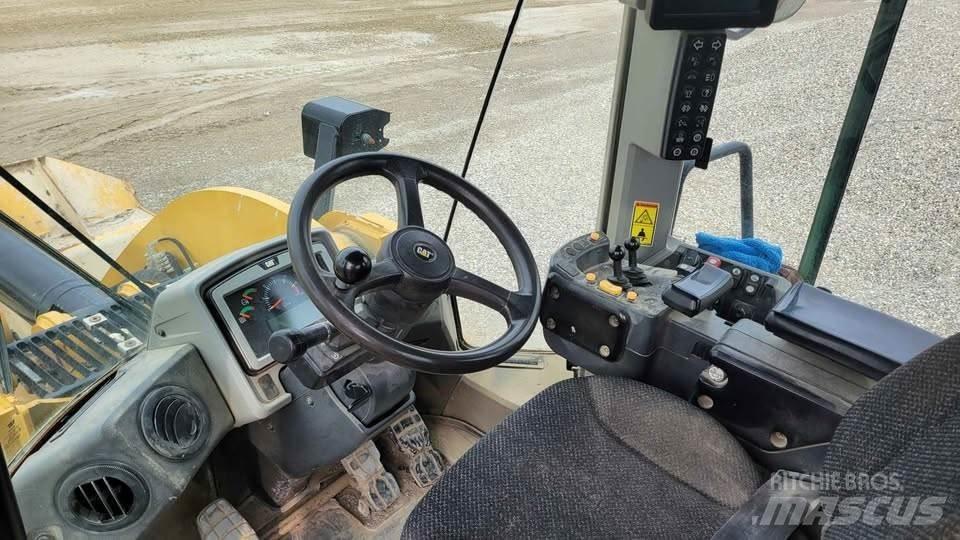 CAT 950M Naudoti ratiniai krautuvai