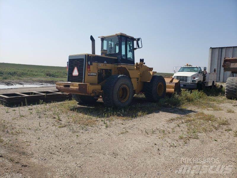 CAT 960F Naudoti ratiniai krautuvai