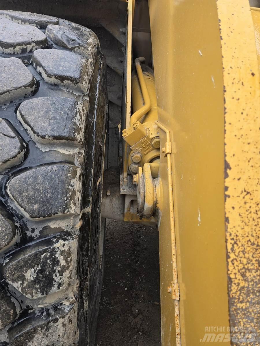 CAT 972H Naudoti ratiniai krautuvai