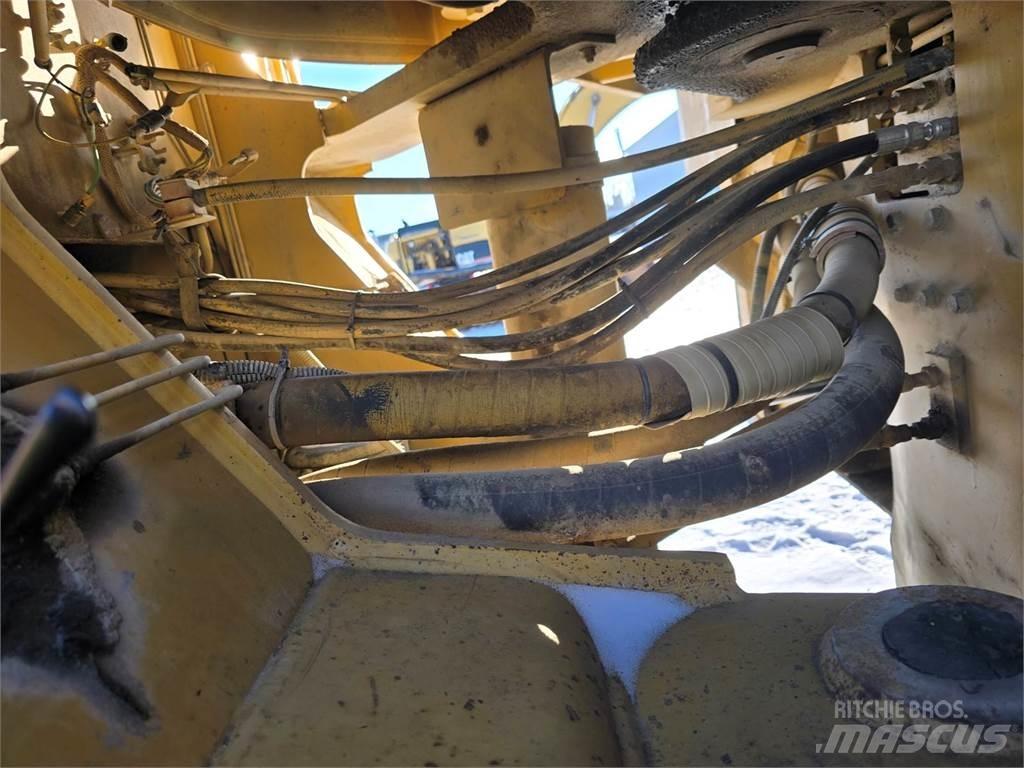 CAT 980F Naudoti ratiniai krautuvai