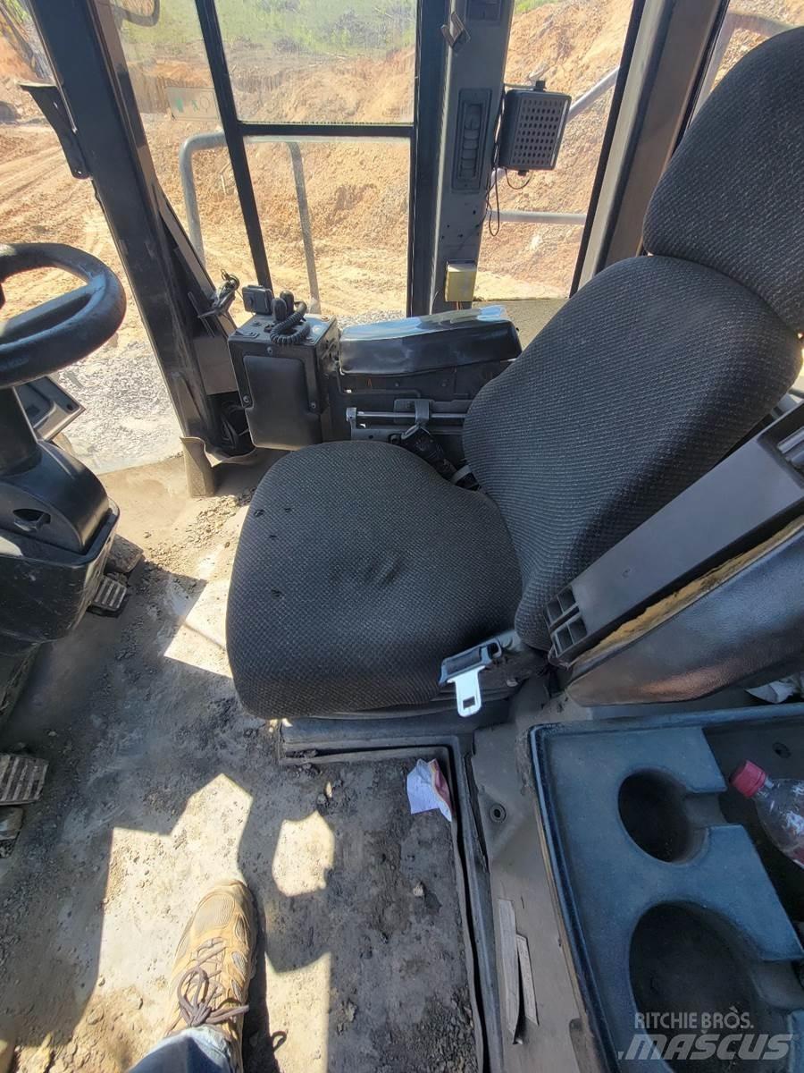 CAT 980G Naudoti ratiniai krautuvai