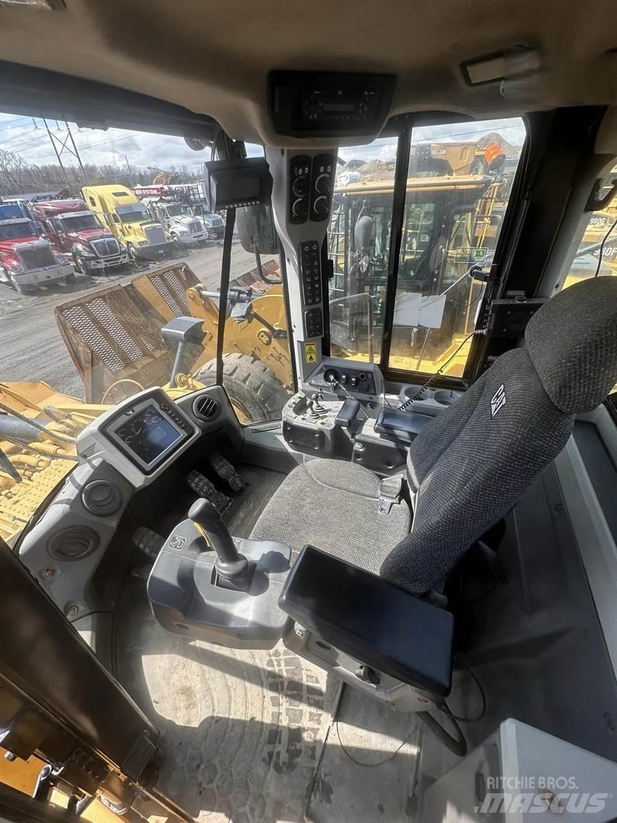 CAT 980K Naudoti ratiniai krautuvai