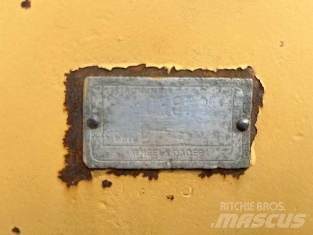 CAT 988B Naudoti ratiniai krautuvai