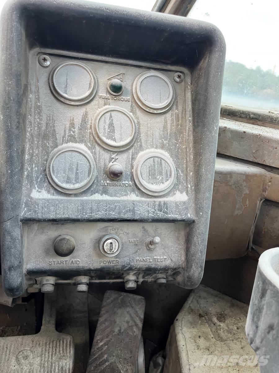 CAT 988B Naudoti ratiniai krautuvai