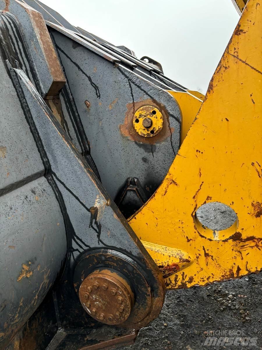 CAT 993K Naudoti ratiniai krautuvai