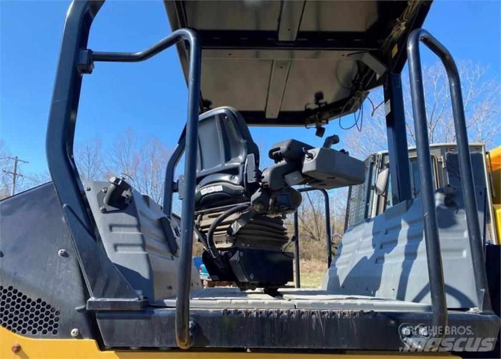 CAT CB15 Vieno būgno volai