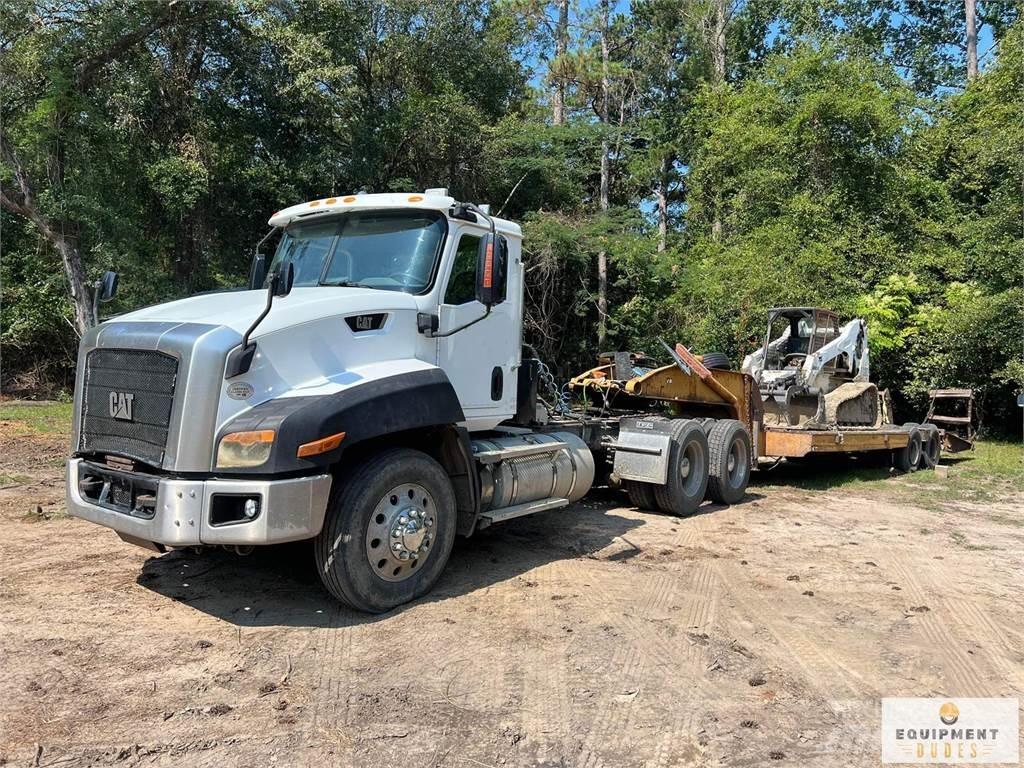 CAT CT660S Naudoti vilkikai