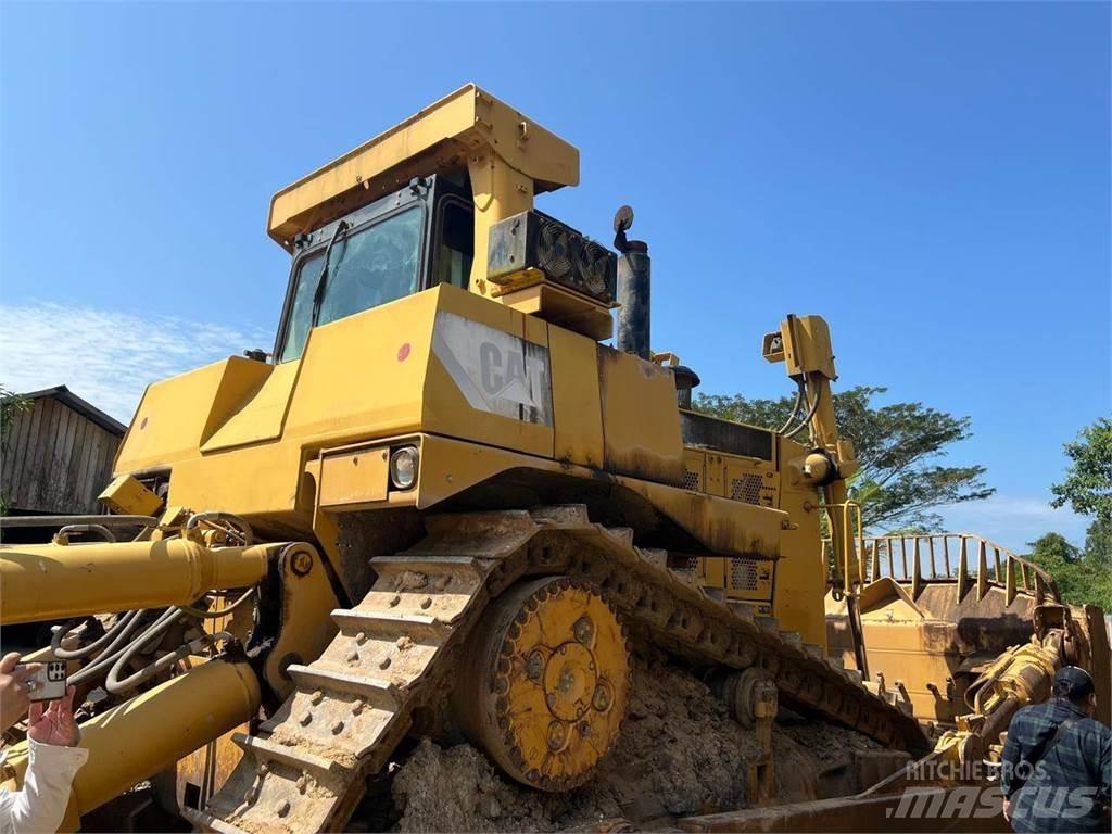 CAT D10T Vikšriniai buldozeriai