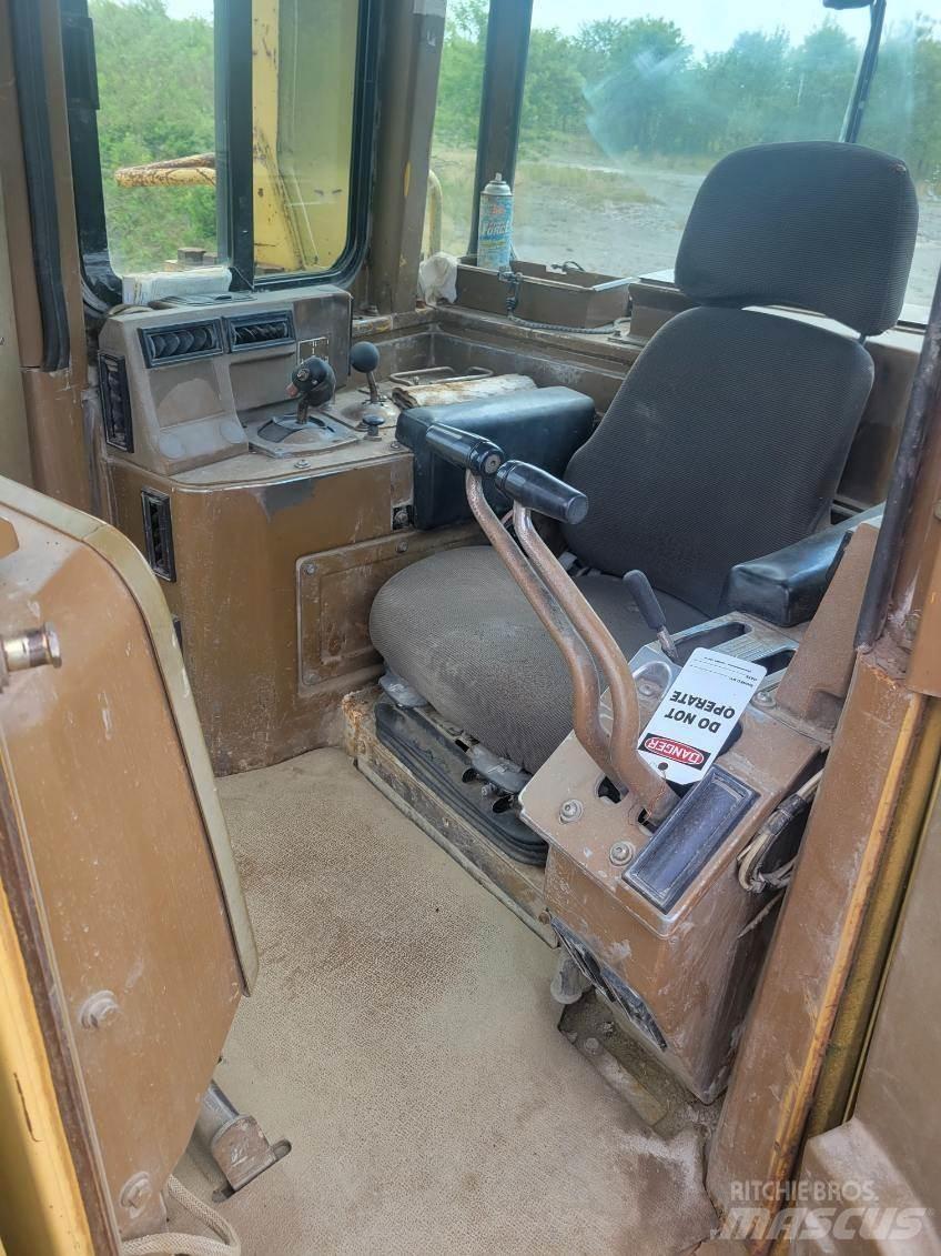 CAT D11N Vikšriniai buldozeriai