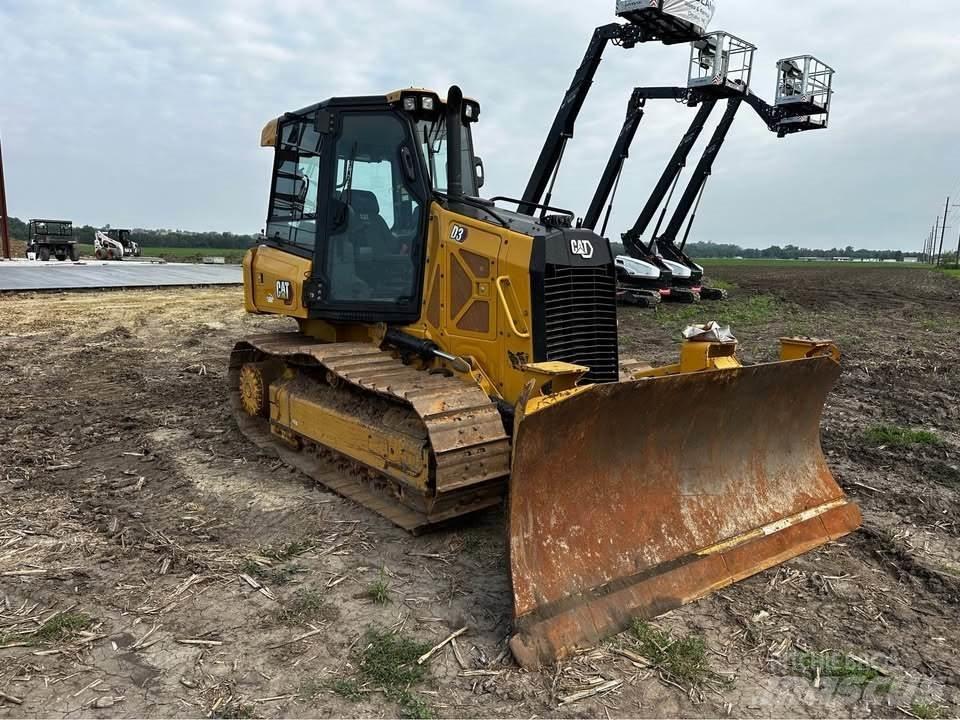 CAT D3 Vikšriniai buldozeriai