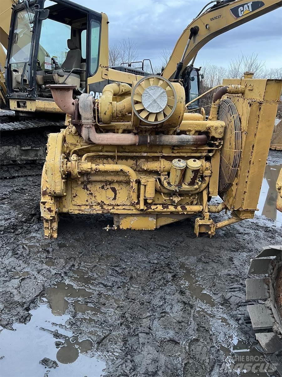 CAT D353 Varikliai