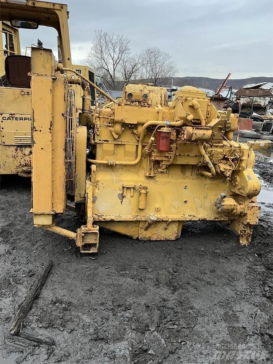 CAT D353 Varikliai