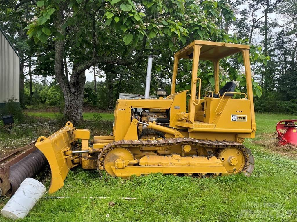 CAT D3B Vikšriniai buldozeriai