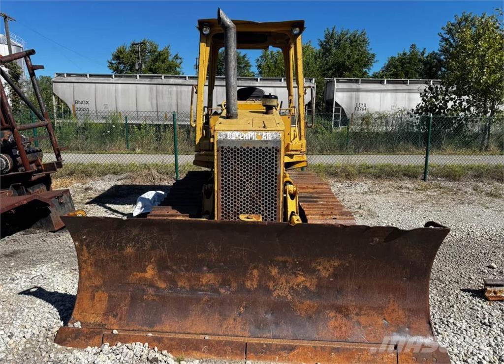 CAT D4C Vikšriniai buldozeriai