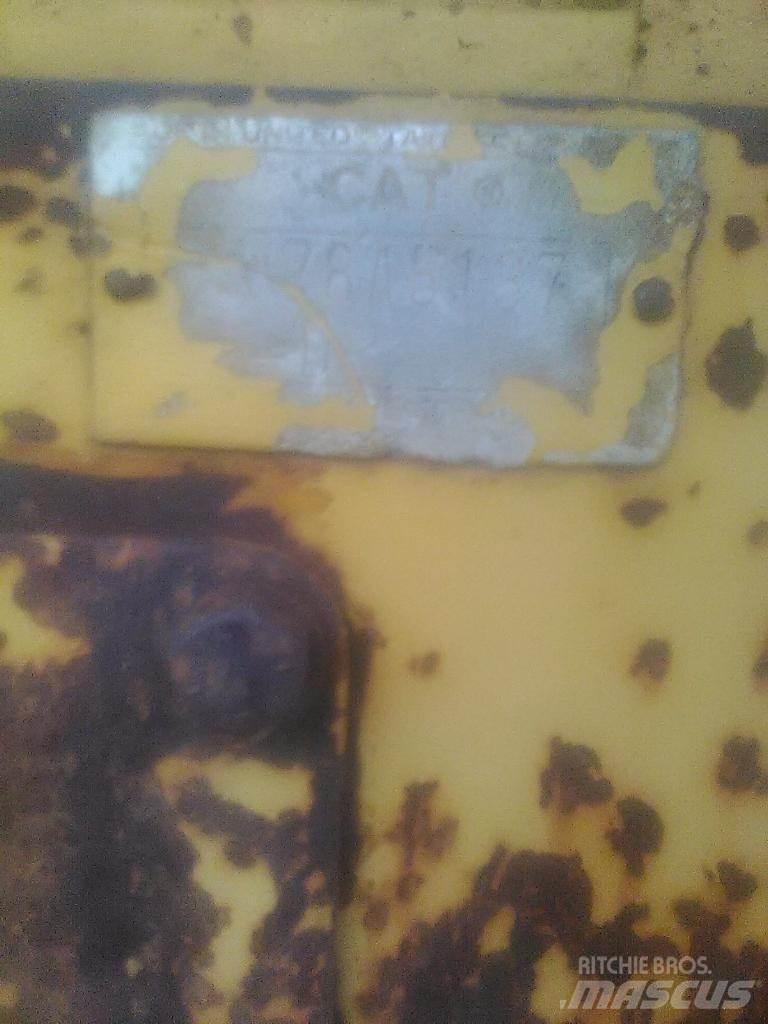 CAT D4D Vikšriniai buldozeriai