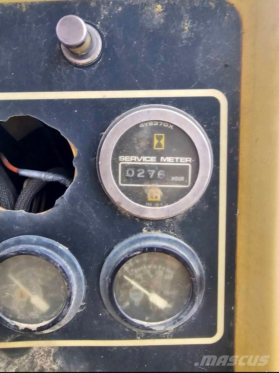 CAT D4H II Vikšriniai buldozeriai