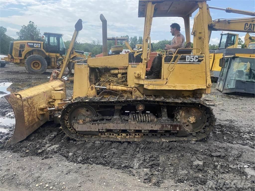 CAT D5C Vikšriniai buldozeriai