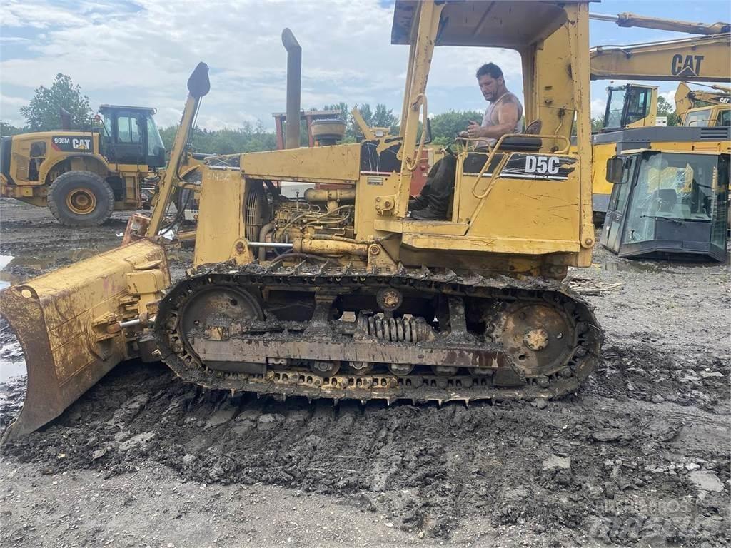 CAT D5C Vikšriniai buldozeriai