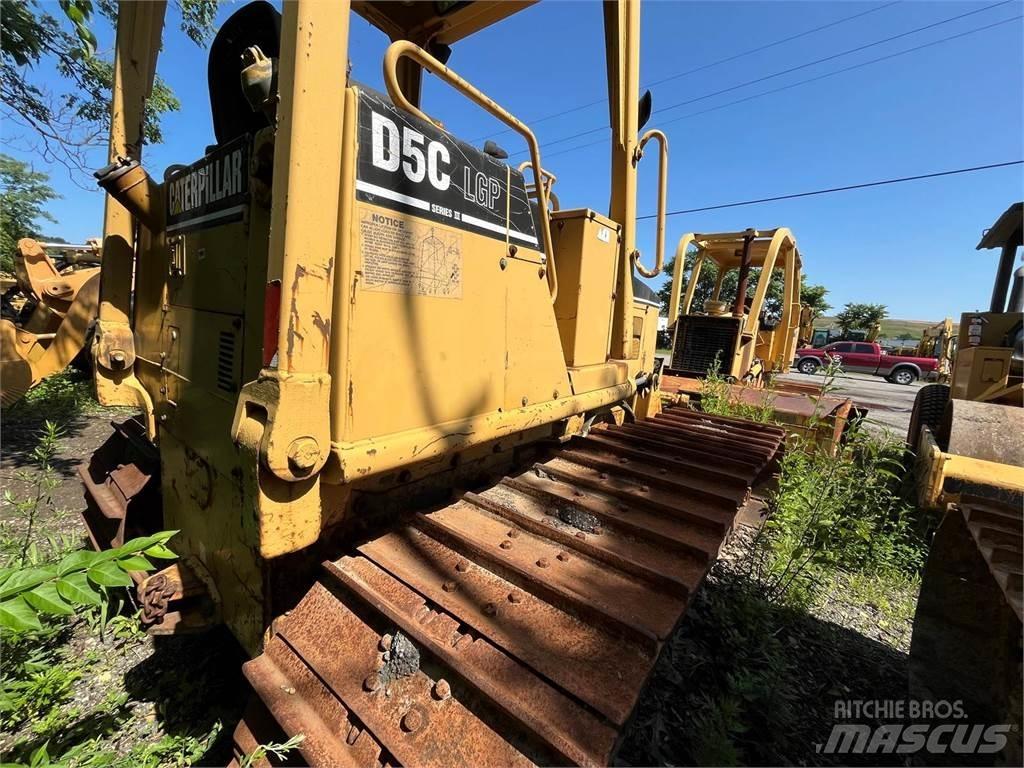 CAT D5C Vikšriniai buldozeriai