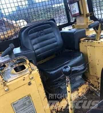 CAT D5H Vikšriniai buldozeriai