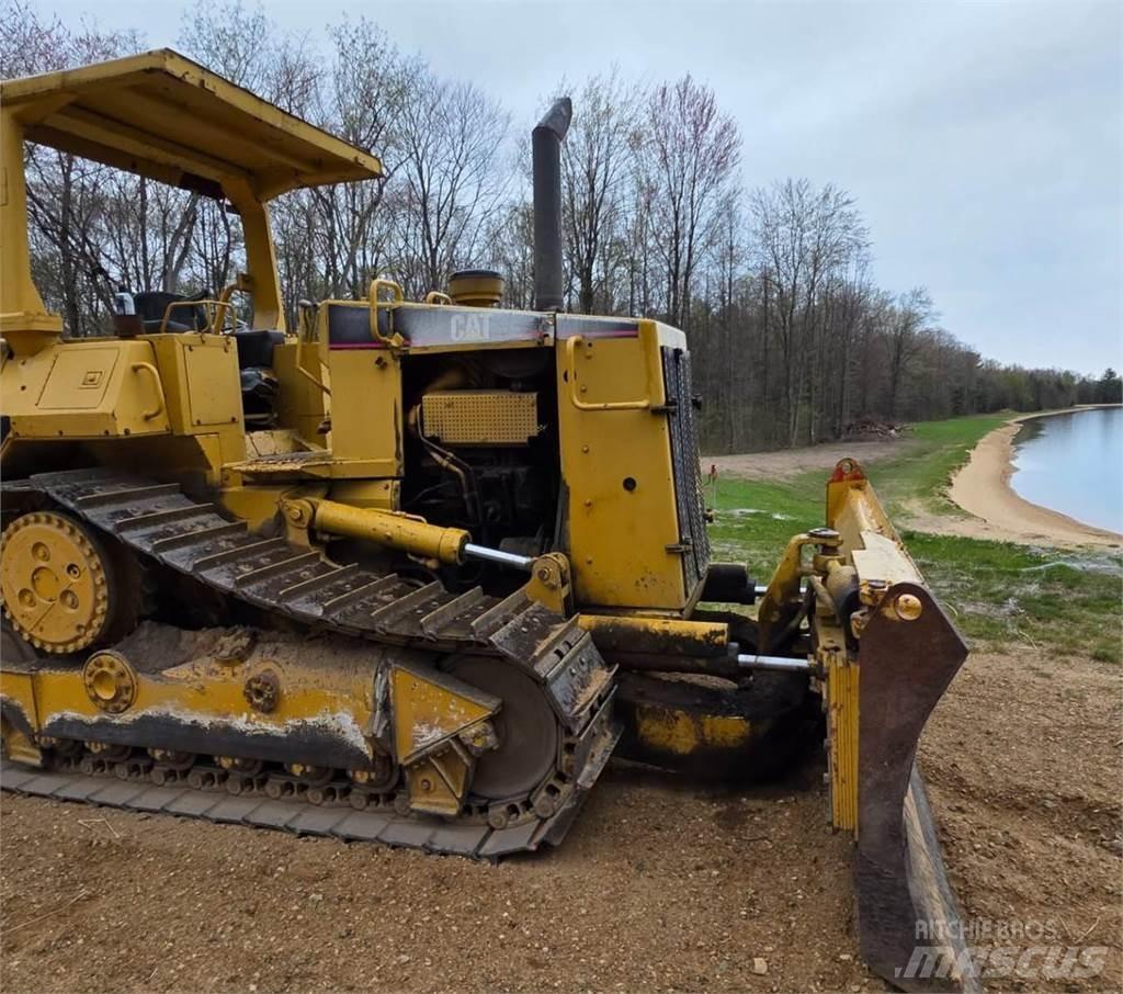 CAT D5H Vikšriniai buldozeriai