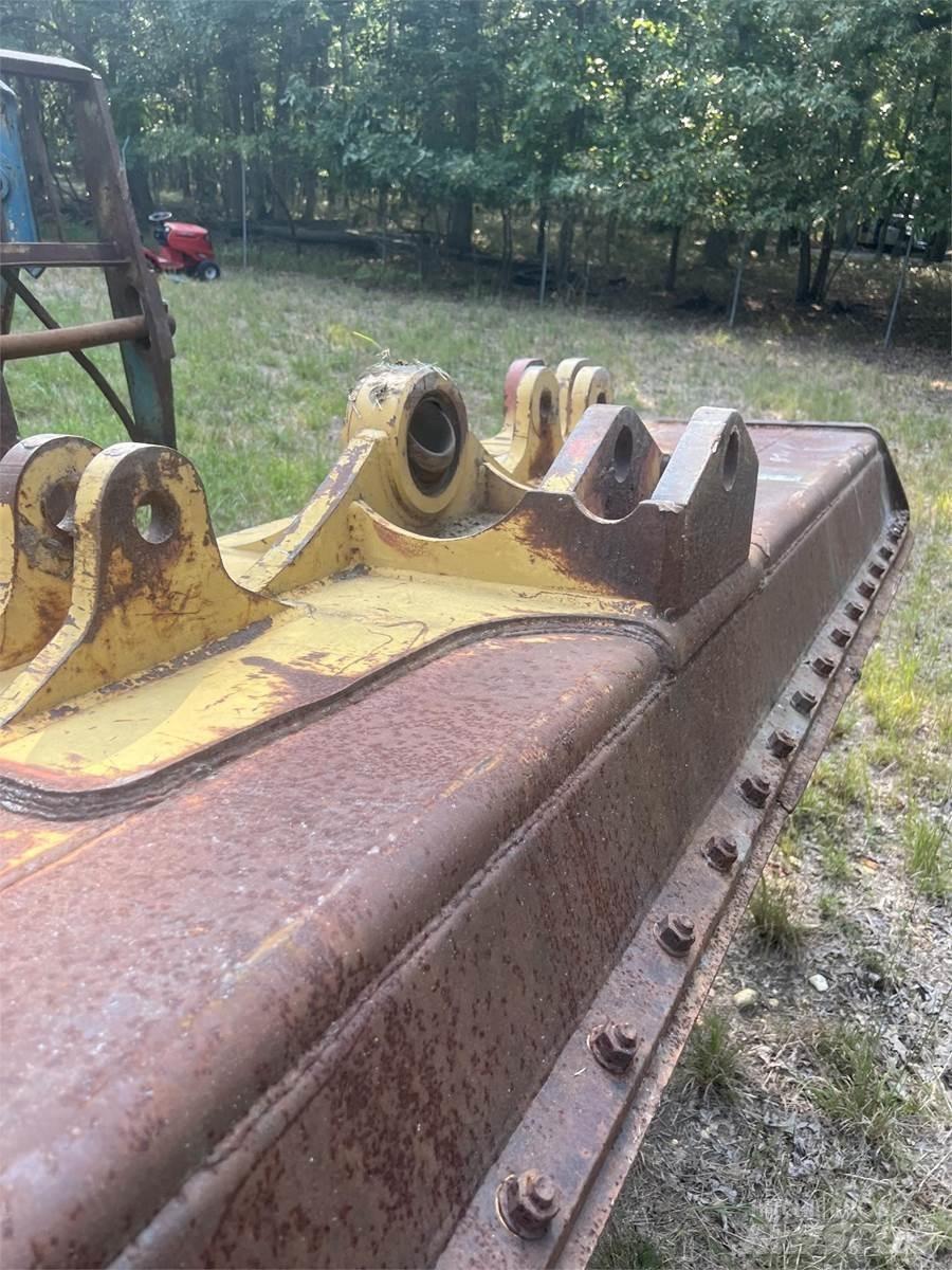 CAT D5K Peiliai
