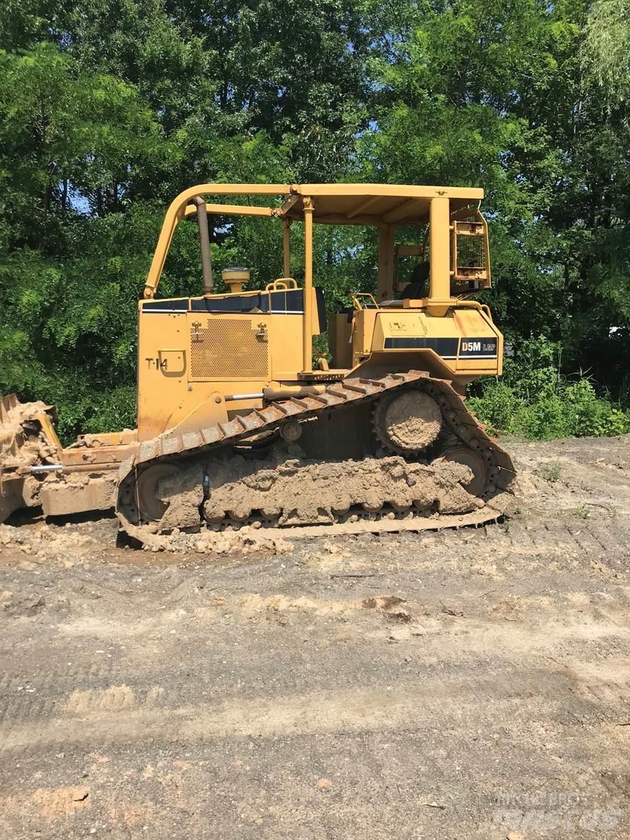 CAT D5M Vikšriniai buldozeriai