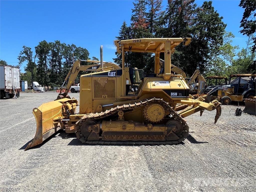CAT D5N Vikšriniai buldozeriai