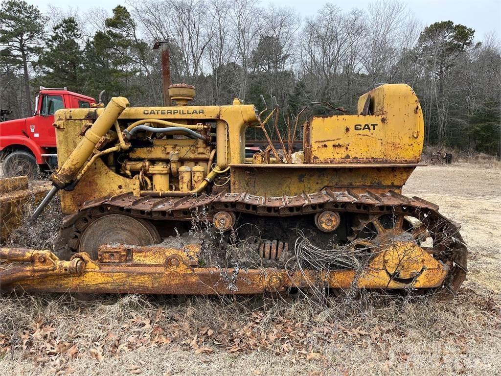 CAT D6 Vikšriniai buldozeriai