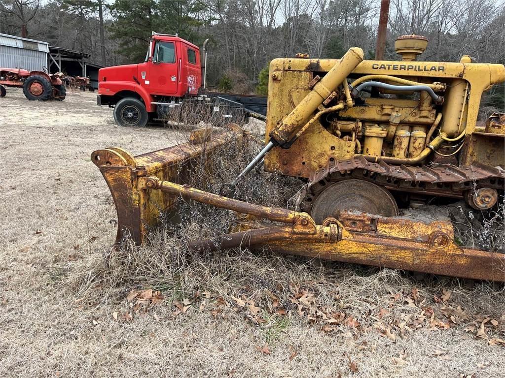 CAT D6 Vikšriniai buldozeriai