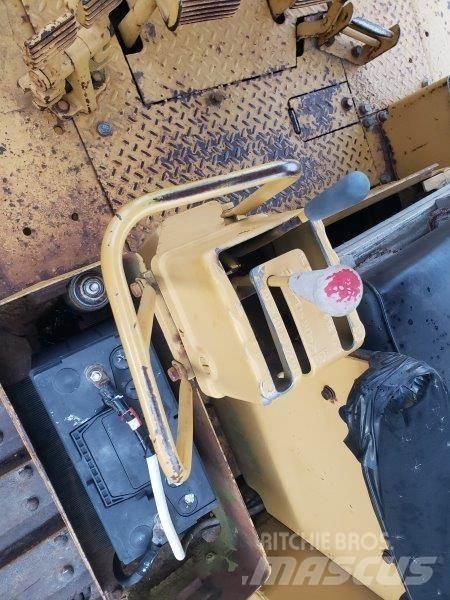 CAT D6C Vikšriniai buldozeriai