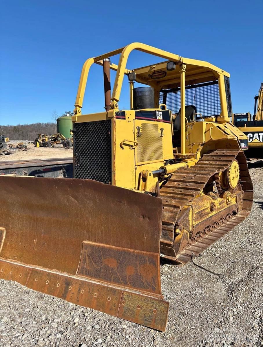CAT D6M XL Vikšriniai buldozeriai