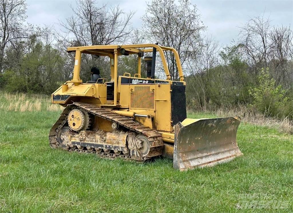 CAT D6M XL Vikšriniai buldozeriai