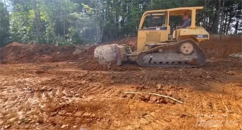 CAT D6M XL Vikšriniai buldozeriai