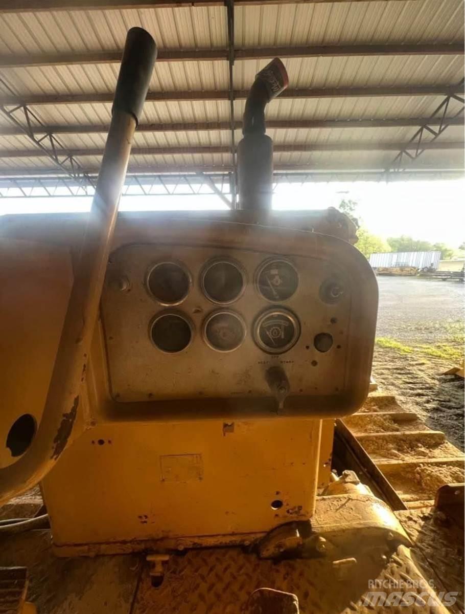 CAT D8H Vikšriniai buldozeriai