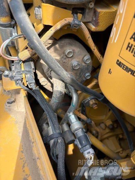 CAT D8T Vikšriniai buldozeriai