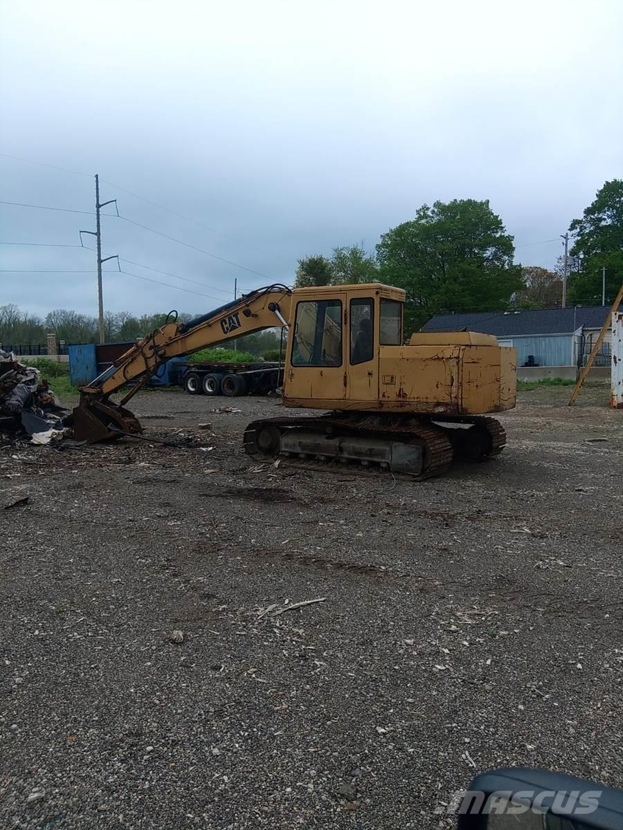 CAT E110B Vikšriniai ekskavatoriai