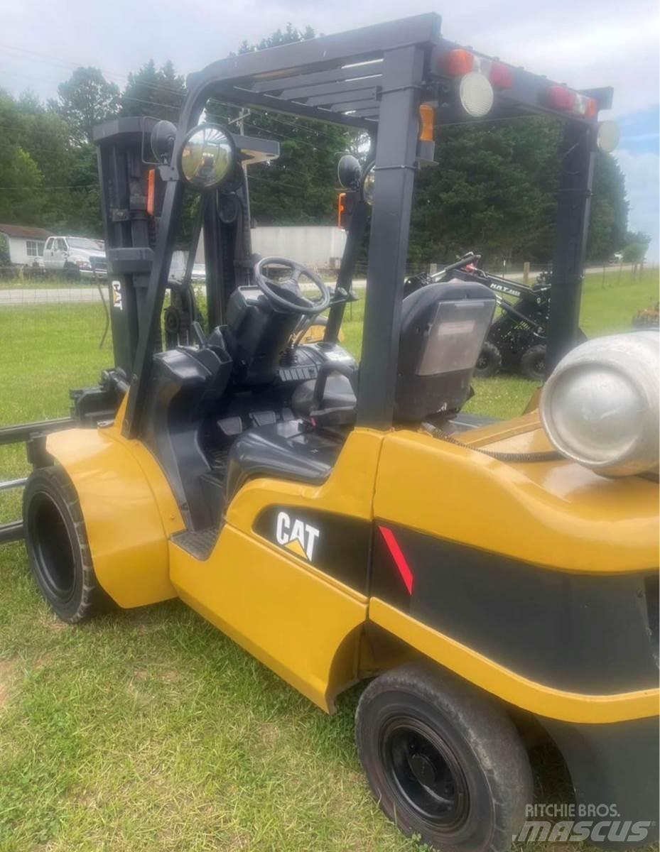 CAT P7000 Šakiniai krautuvai - Kita