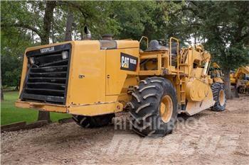 CAT RM300 Gruntiniai volai