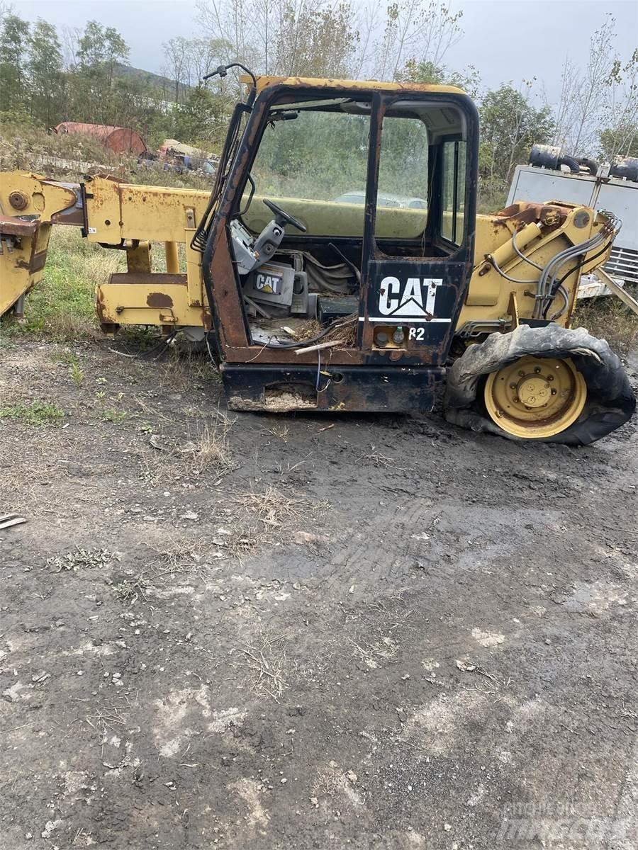 CAT TH82 Teleskopiniai krautuvai