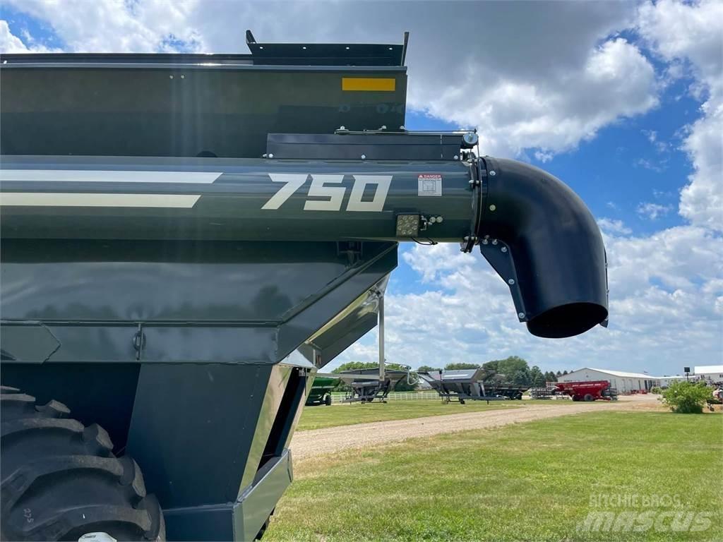 Demco 750 Grūdų vežimėliai