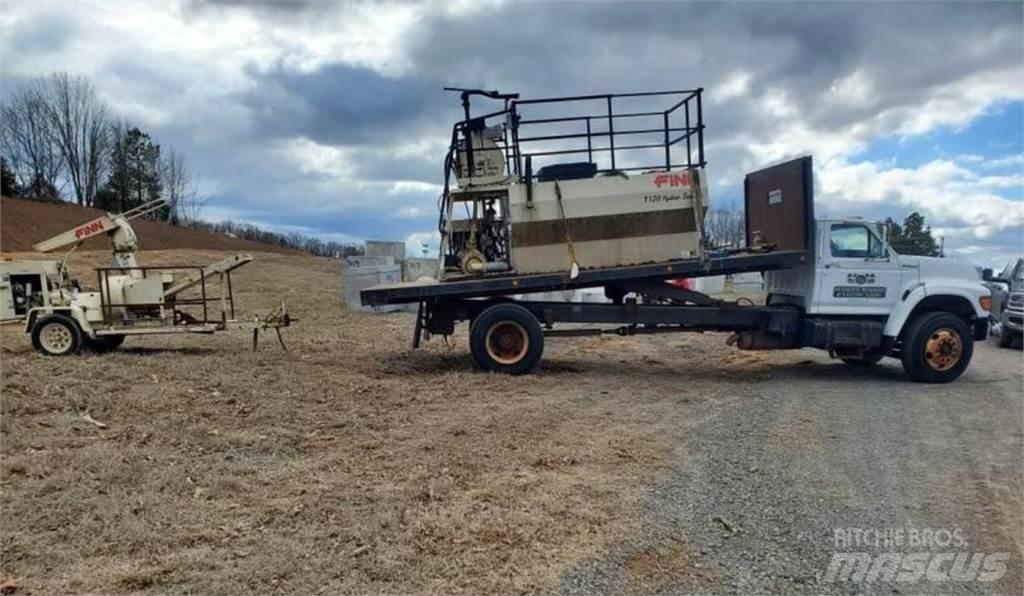 Finn T120 Priėmimo bunkeriai, pūtimo įrenginiai ir keltuvai