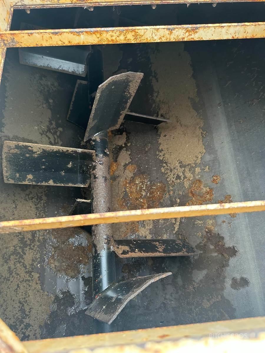 Finn T120 Priėmimo bunkeriai, pūtimo įrenginiai ir keltuvai