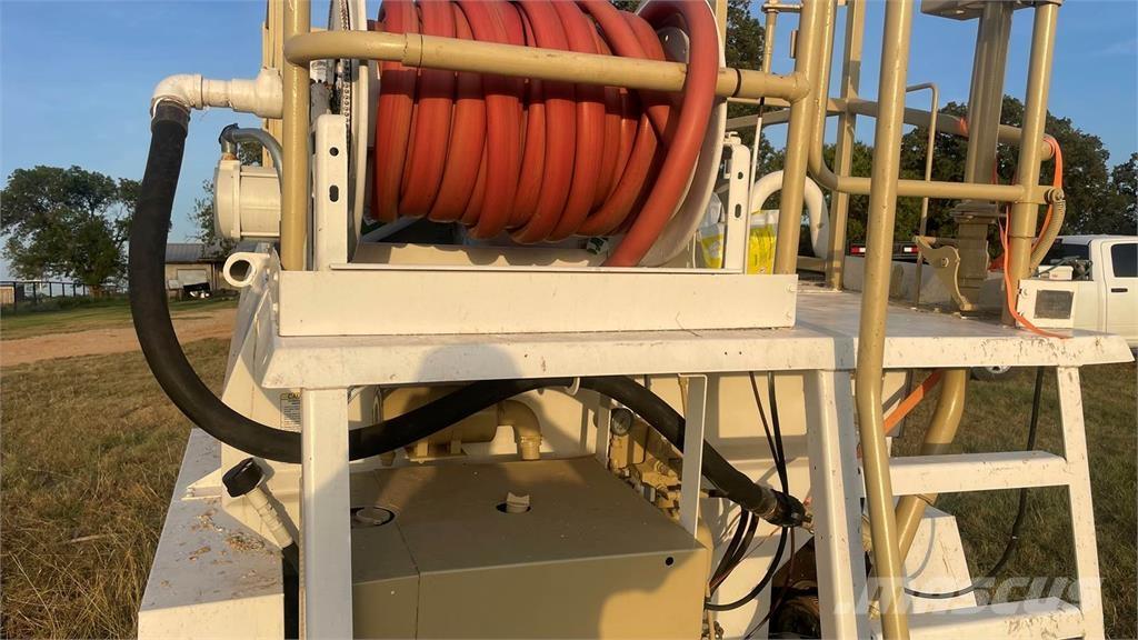 Finn T120 Priėmimo bunkeriai, pūtimo įrenginiai ir keltuvai