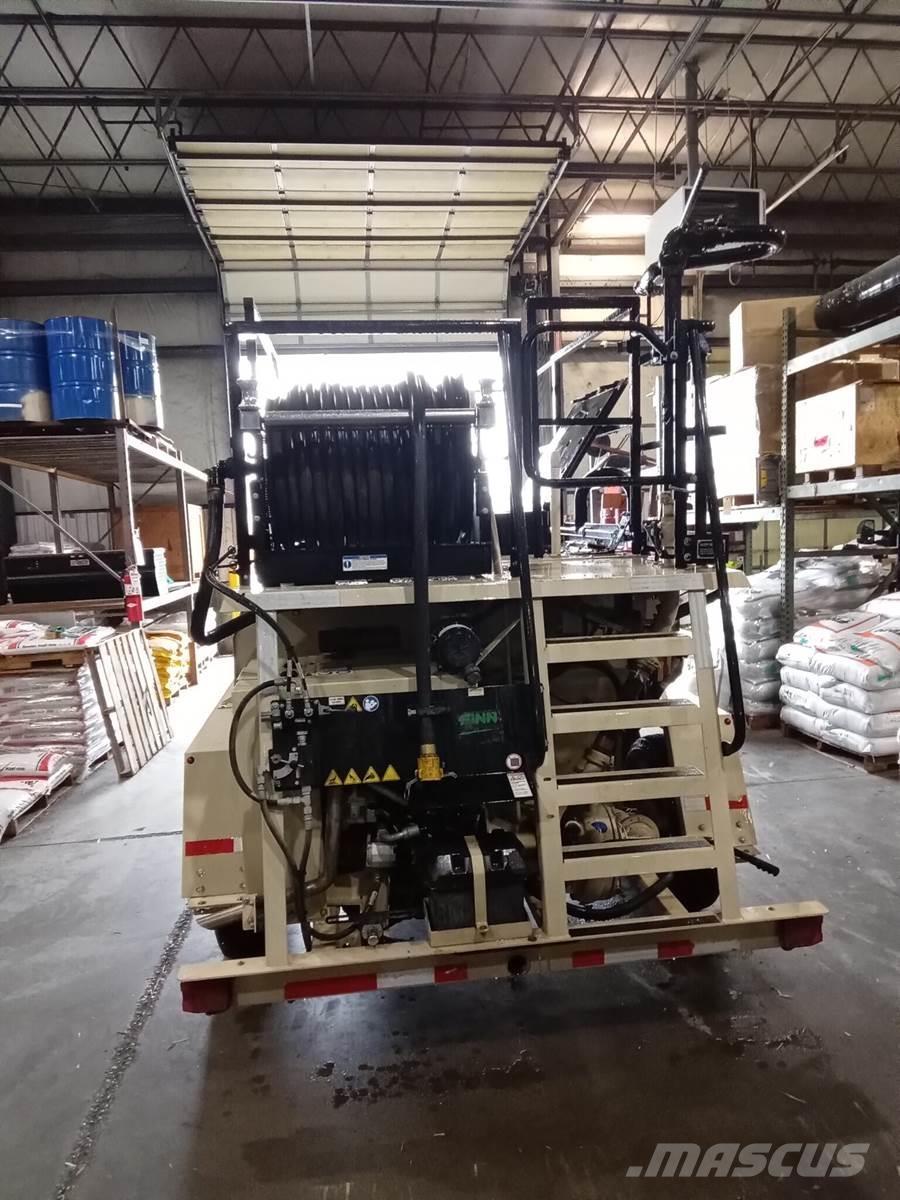 Finn T120 Priėmimo bunkeriai, pūtimo įrenginiai ir keltuvai