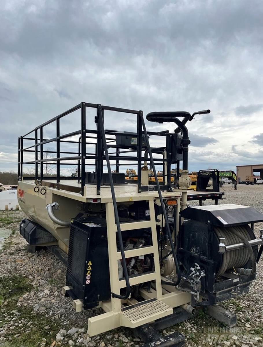 Finn T170 Priėmimo bunkeriai, pūtimo įrenginiai ir keltuvai