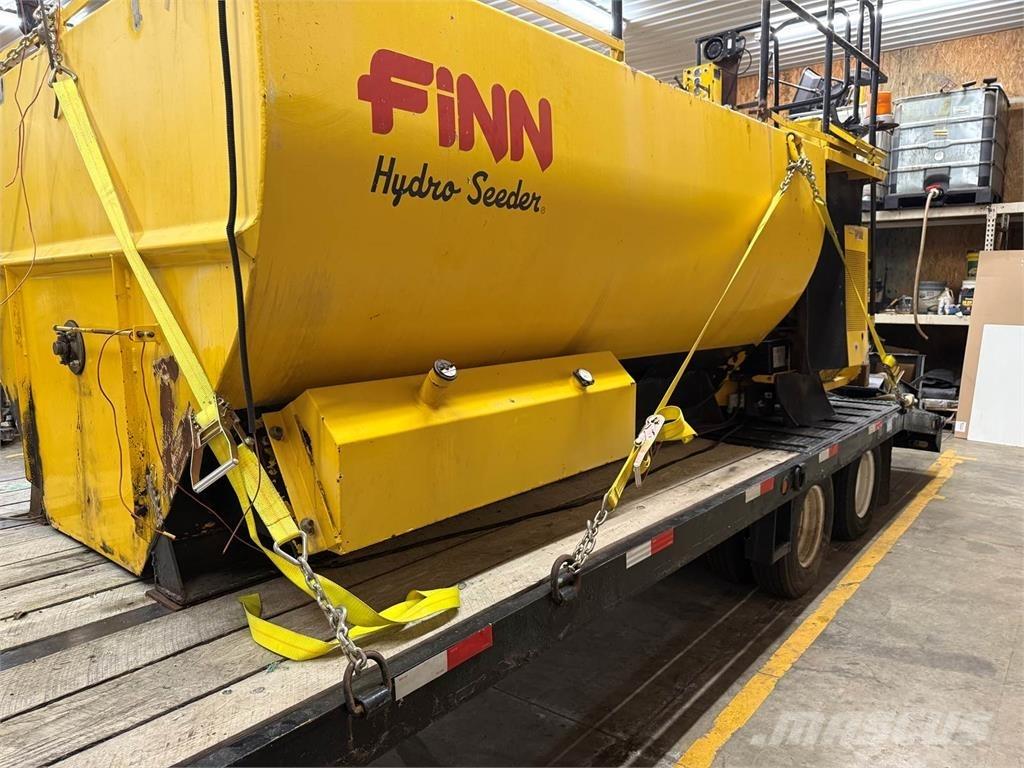 Finn T170 Priėmimo bunkeriai, pūtimo įrenginiai ir keltuvai