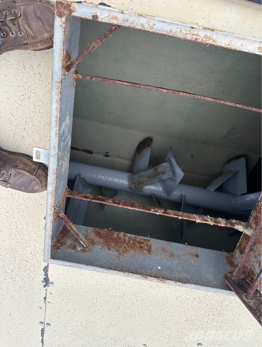 Finn T170 Priėmimo bunkeriai, pūtimo įrenginiai ir keltuvai