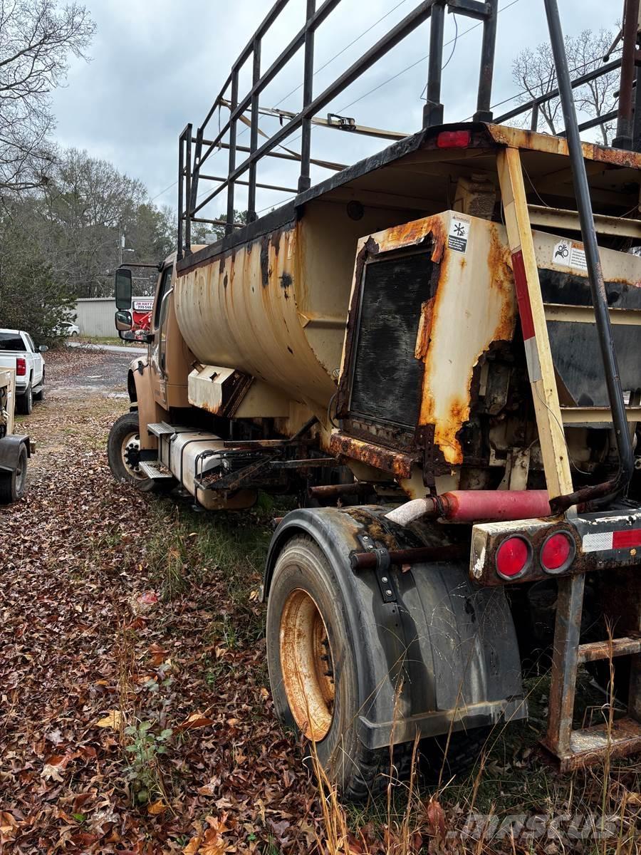 Finn T170 Priėmimo bunkeriai, pūtimo įrenginiai ir keltuvai