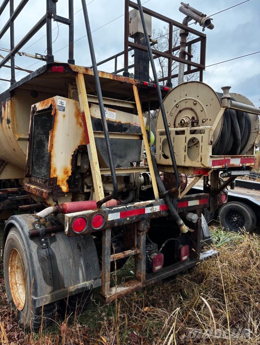 Finn T170 Priėmimo bunkeriai, pūtimo įrenginiai ir keltuvai